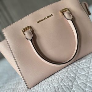 Pink micheal kors purse